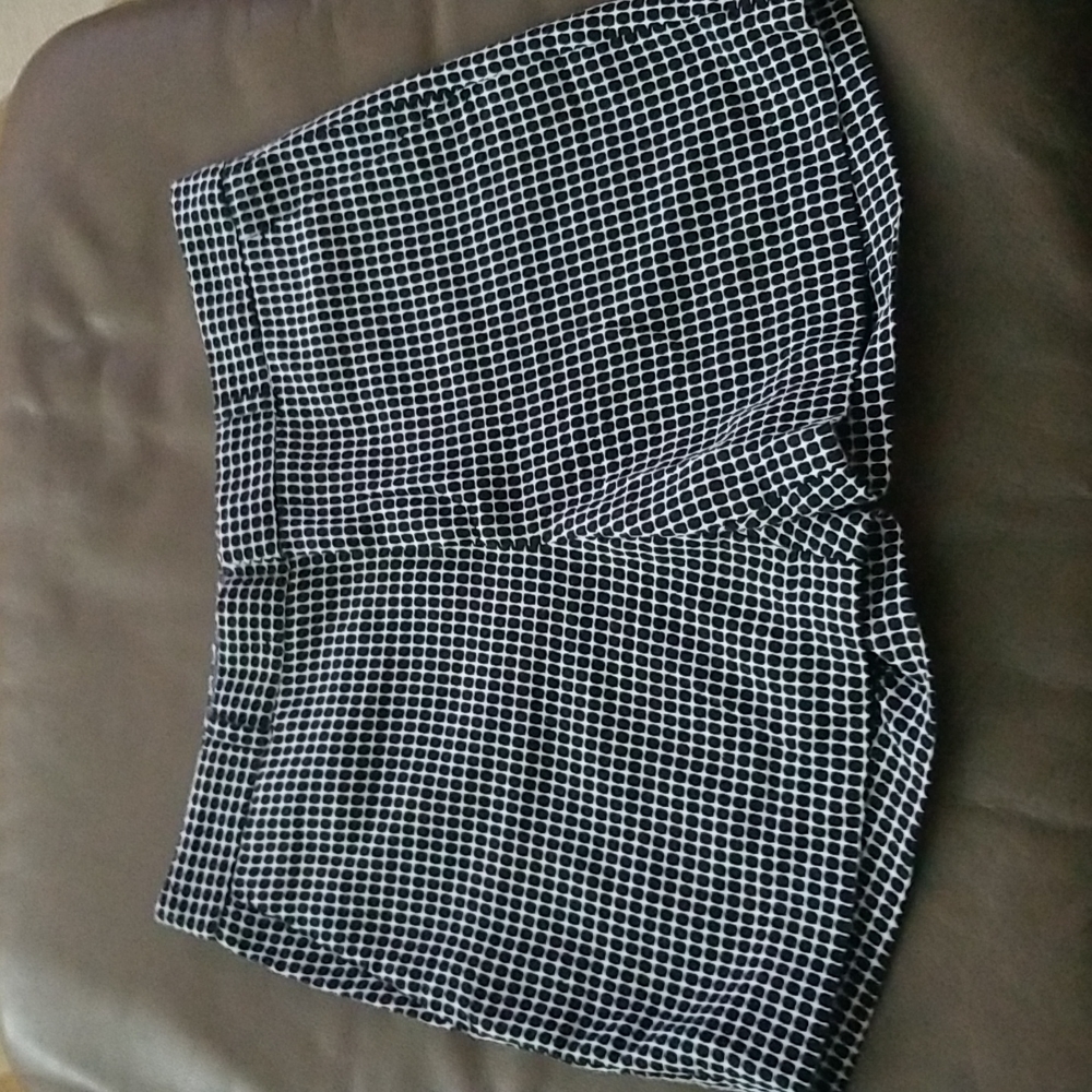 Banana Republic Factory black and white shorts